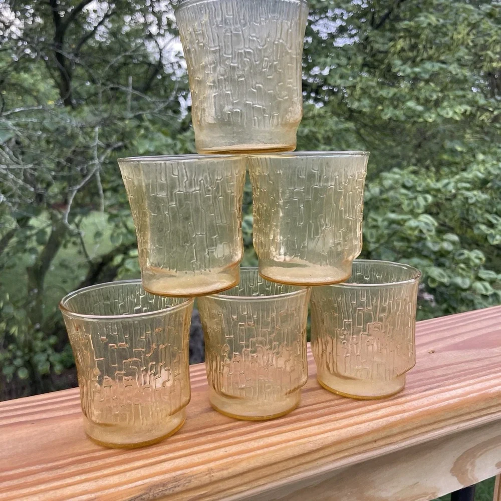 Pagoda Honey Gold Vintage Anchor Hocking Set of 6 Textured Square On The Rocks